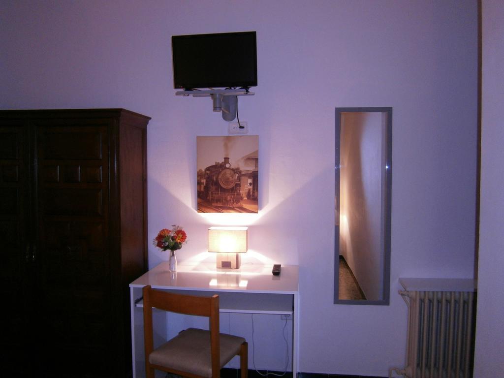 Hostal Don Pepe Figueres (Girona) Exterior foto