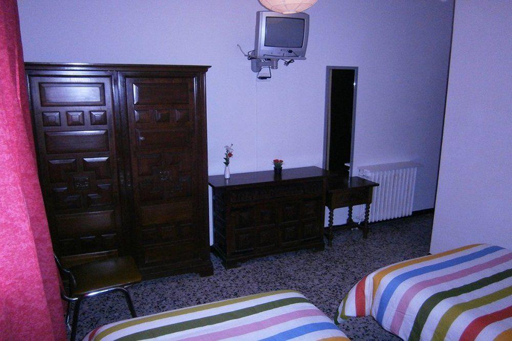 Hostal Don Pepe Figueres (Girona) Exterior foto